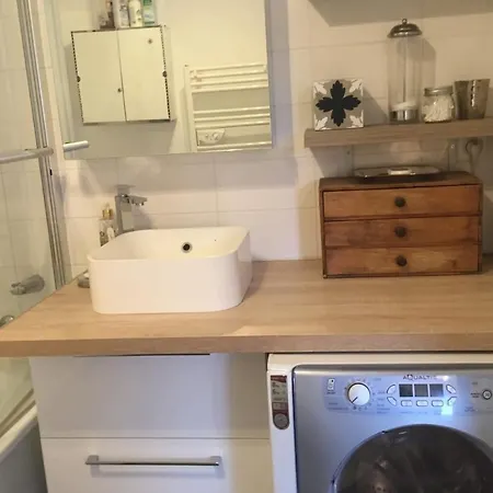 Super Duplex - 10min From Train Station